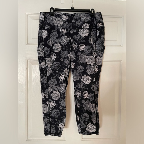 Torrid Active Lot - Picture 8 of 11